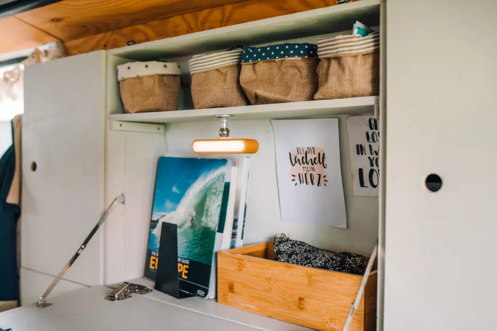 VW Bus remote Work DIY Klapp Tisch 2