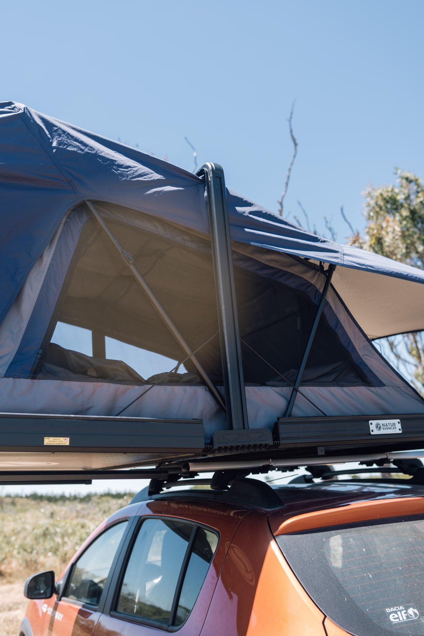 Naturbummler Alu Loft XL Detailansicht Scharnier und Logo